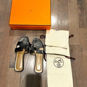 Hermes sandal $800 size 39